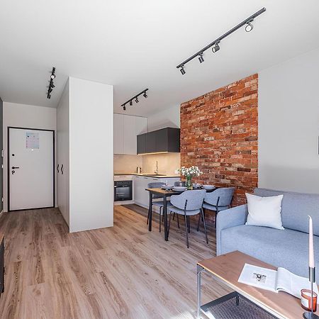 Flatbook - City Center Apartments Doki Living Гданьск Экстерьер фото