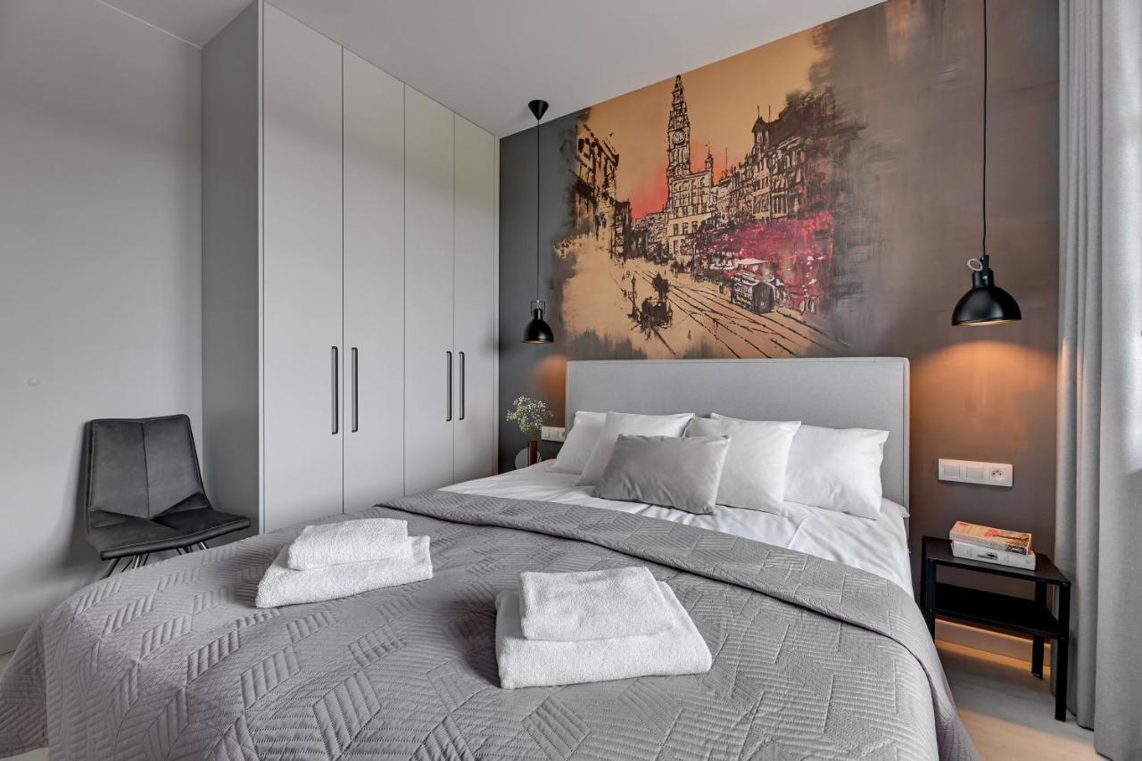 Flatbook - City Center Apartments Doki Living Гданьск Экстерьер фото