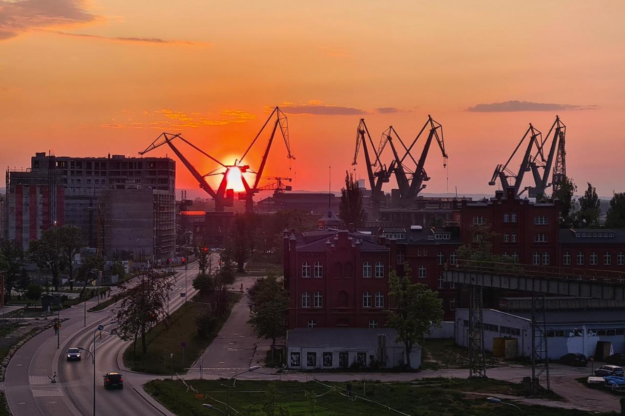 Flatbook - City Center Apartments Doki Living Гданьск Экстерьер фото