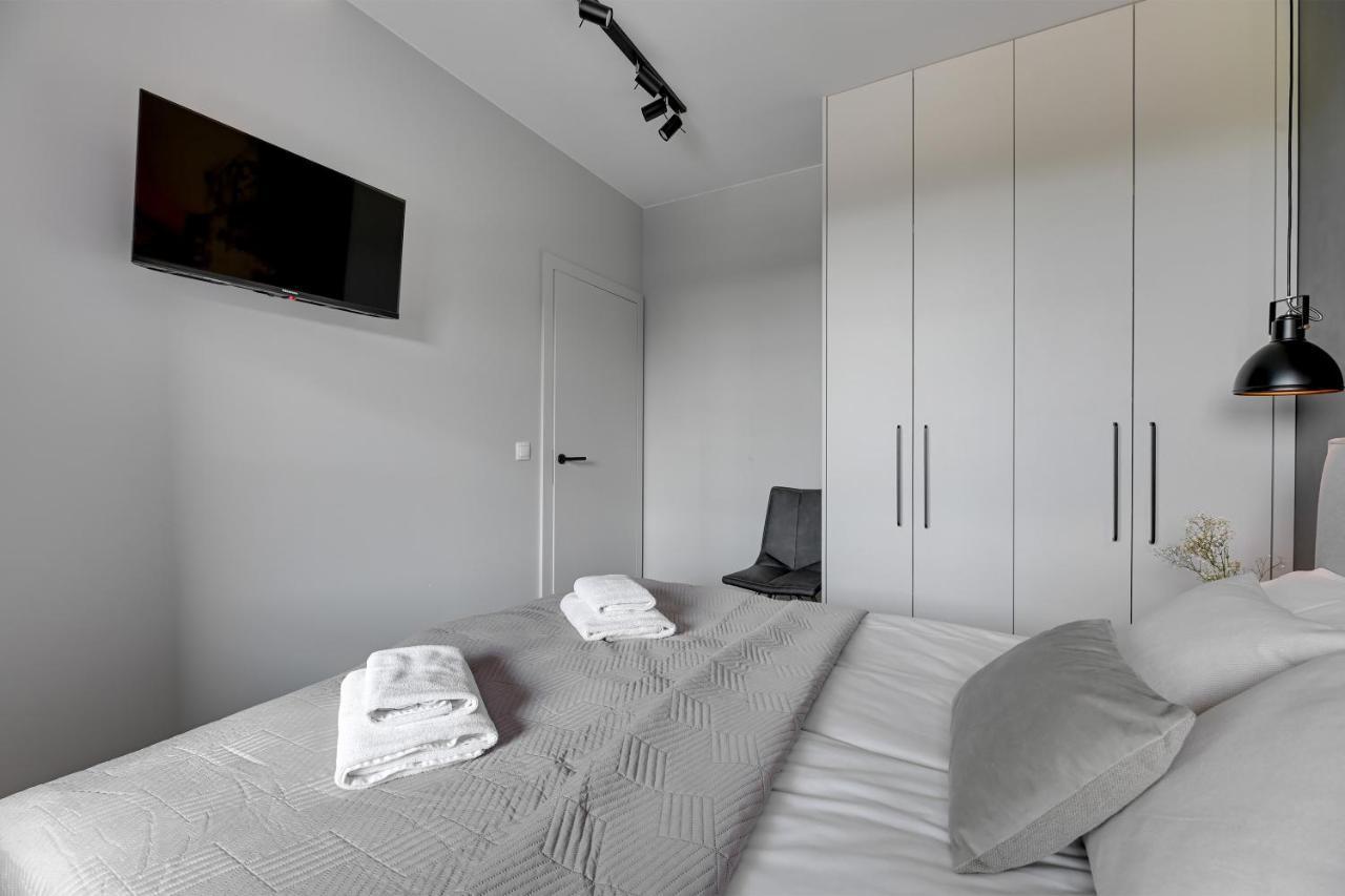 Flatbook - City Center Apartments Doki Living Гданьск Экстерьер фото