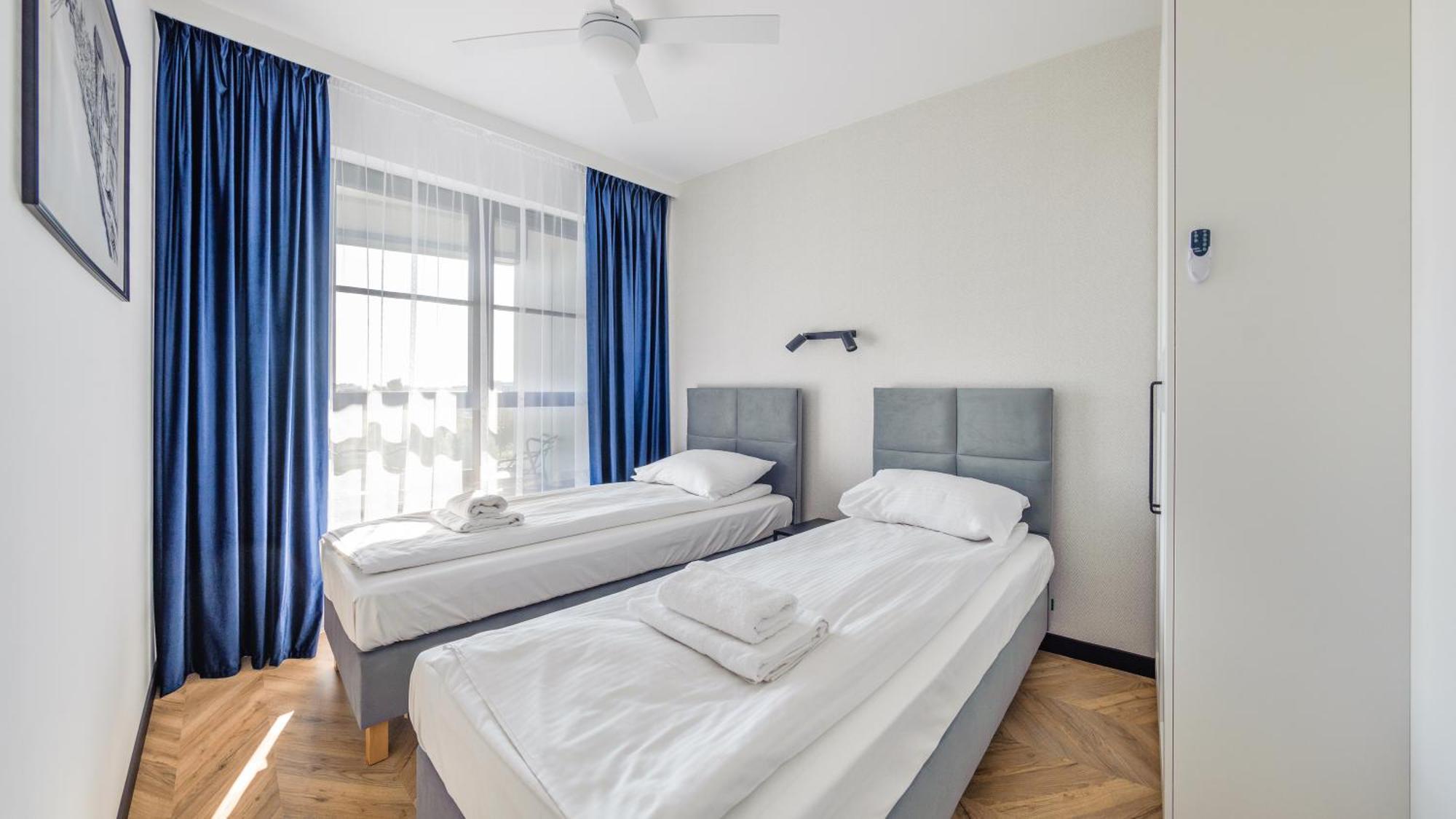 Flatbook - City Center Apartments Doki Living Гданьск Экстерьер фото